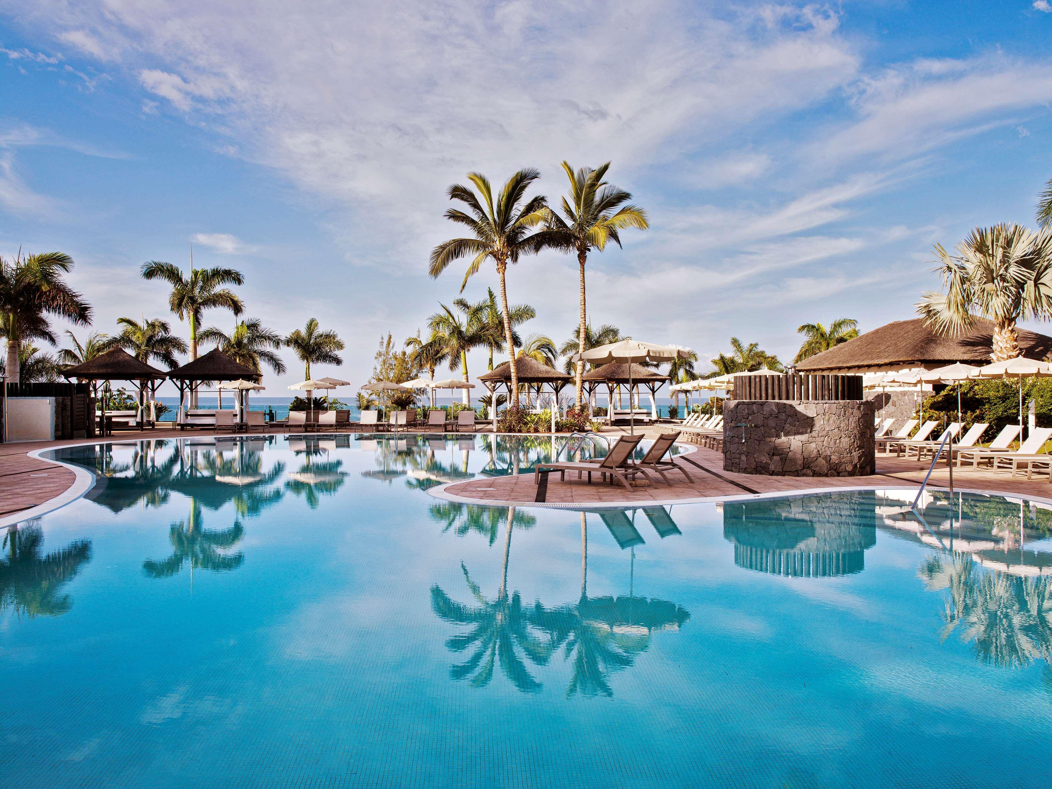 Gran Melia Palacio De Isora Resort & Spa Alcalá la Real Dış mekan fotoğraf The pool at the Sheraton Maldives Resort & Spa