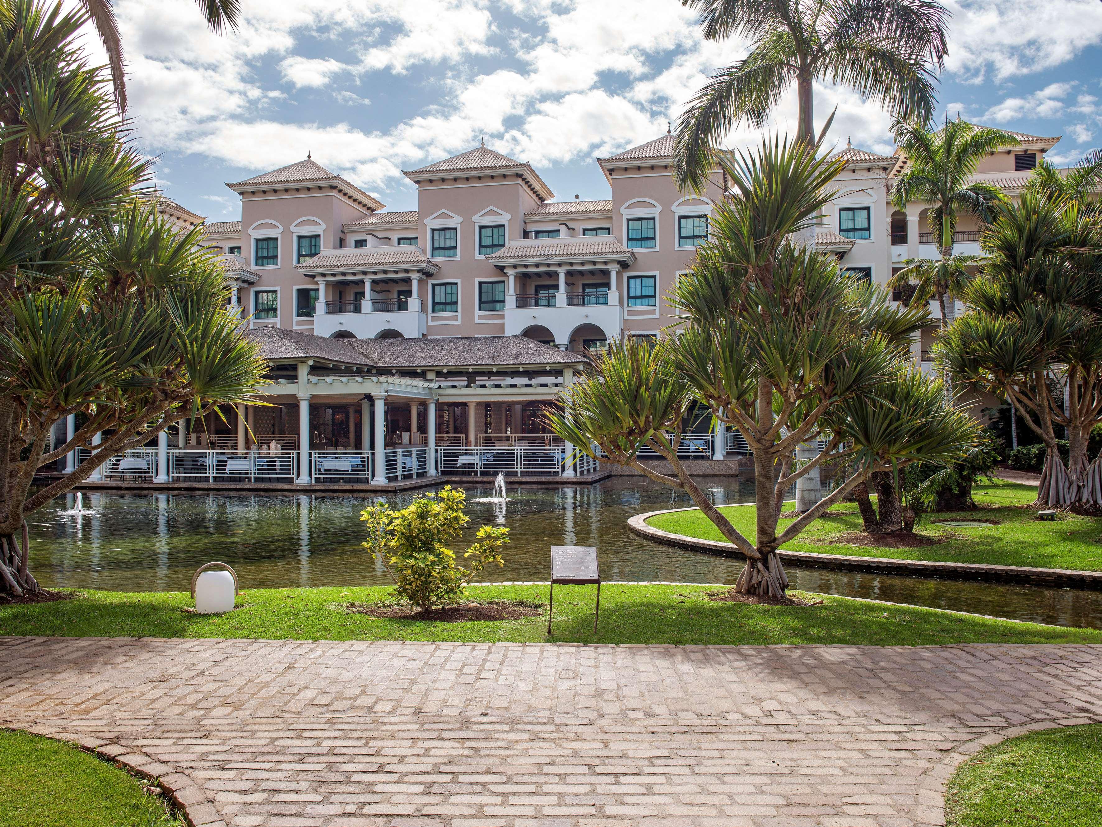 Gran Melia Palacio De Isora Resort & Spa Alcalá la Real Dış mekan fotoğraf The Village