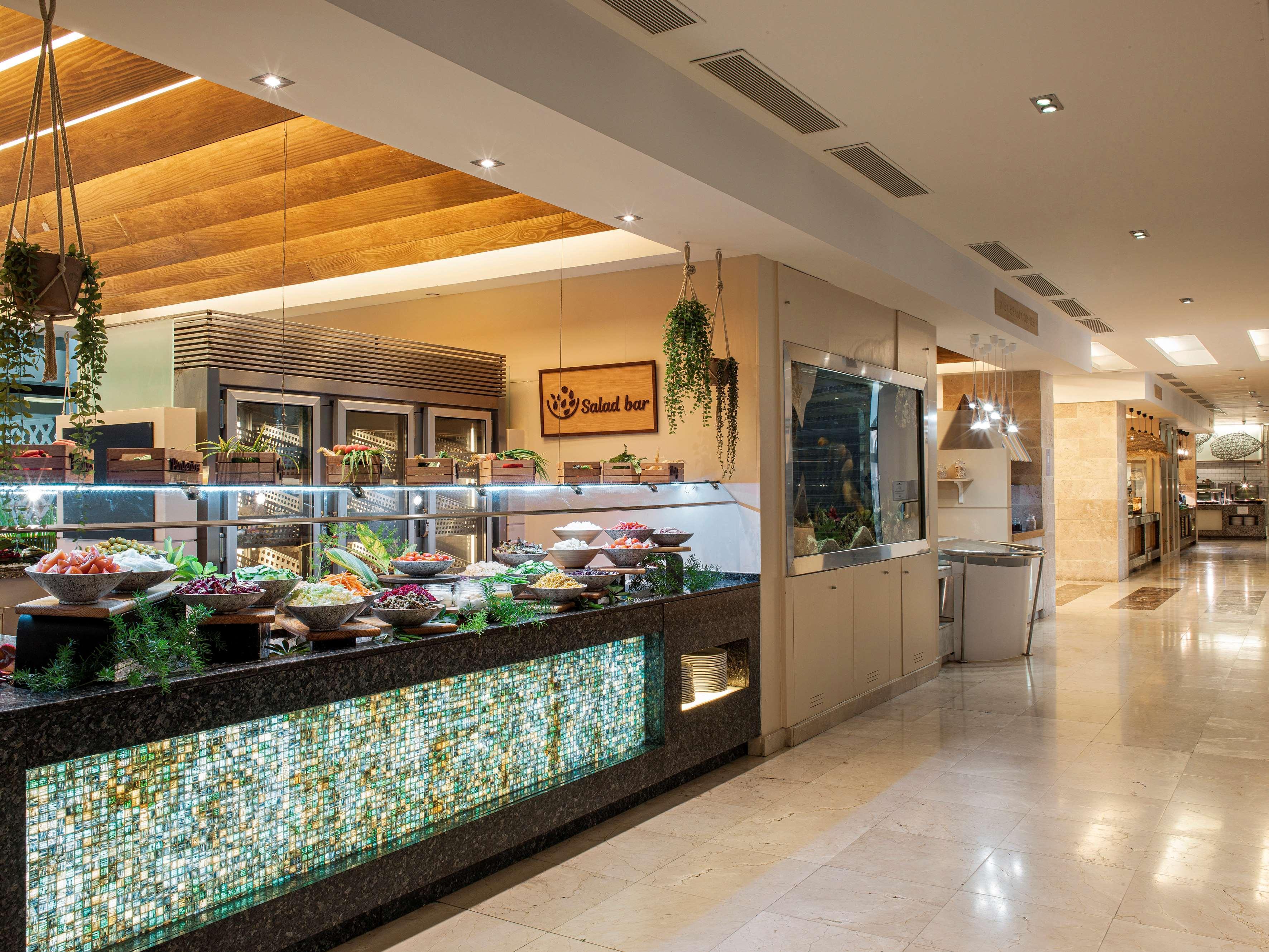 Gran Melia Palacio De Isora Resort & Spa Alcalá la Real Dış mekan fotoğraf Salad bar