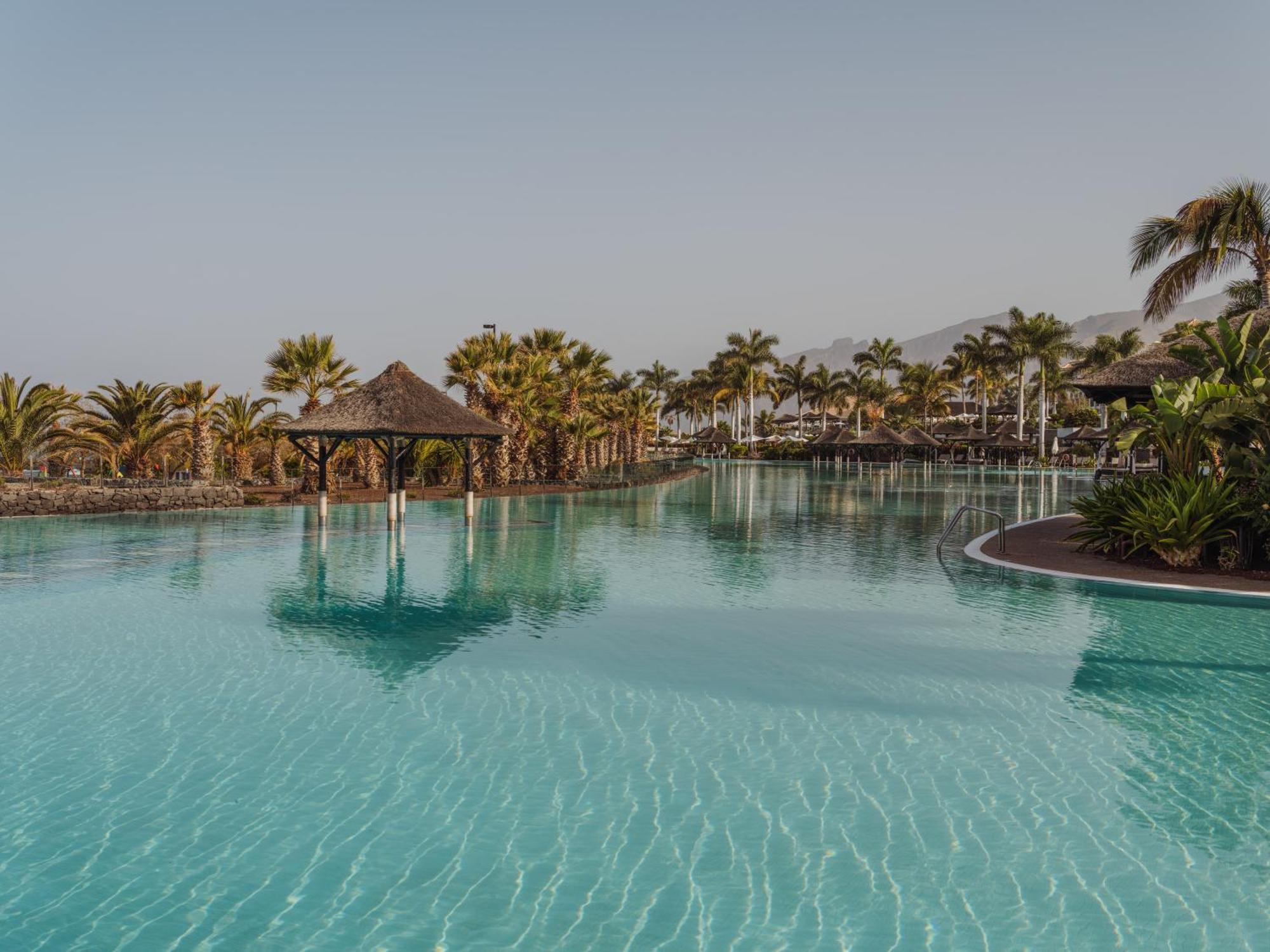 Gran Melia Palacio De Isora Resort & Spa Alcalá la Real Dış mekan fotoğraf Hard Rock Hotel in Tenerife